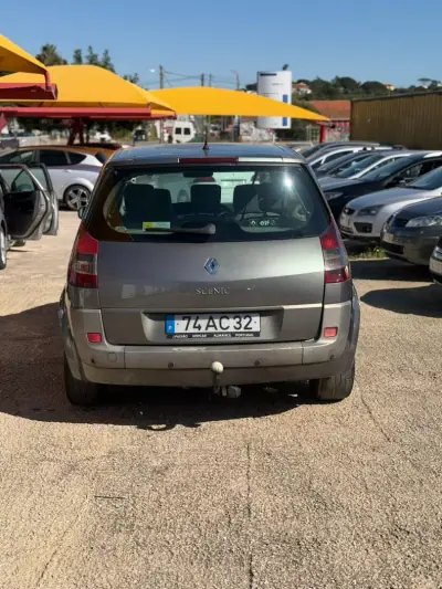 Renault Scénic 2005 - 4900 EUR, 171485 km - AUTO.MOTO.pt - 171485km - foto 5 de 7
