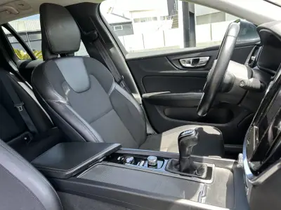 Volvo V60 2020 - 20900 EUR, 100000 km - AUTO.MOTO.pt - 100000km - foto 53 de 59