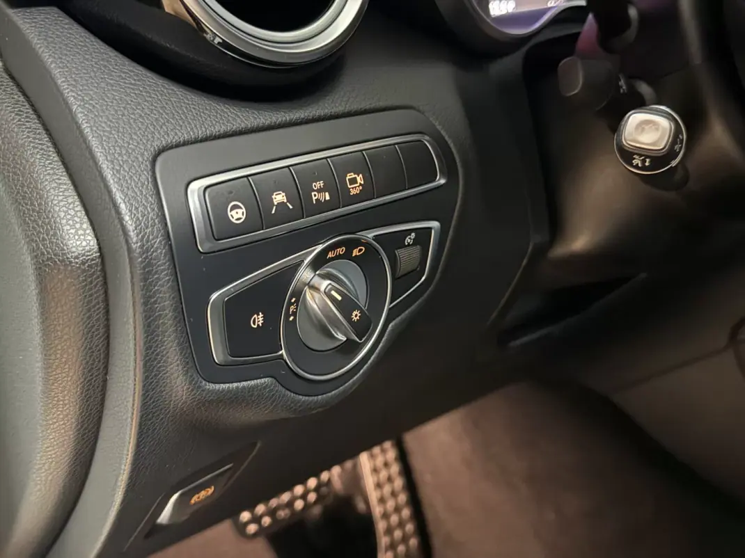 Mercedes-Benz GLC 350 2018 - 35990 EUR, 125987 km - AUTO.MOTO.pt - 125987km - foto 12 de 22