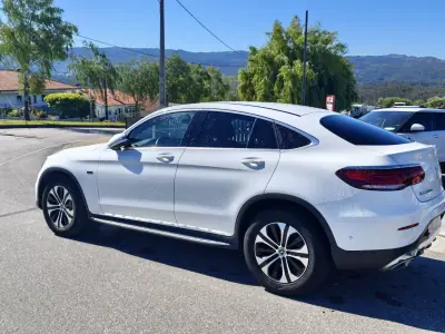 Mercedes-Benz GLC 300 2020 - 43500 EUR, 143000 km - AUTO.MOTO.pt - 143000km - foto 4 de 32
