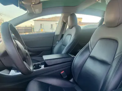 Tesla Model 3 2019 - 22900 EUR, 173000 km - AUTO.MOTO.pt - 173000km - foto 14 de 19