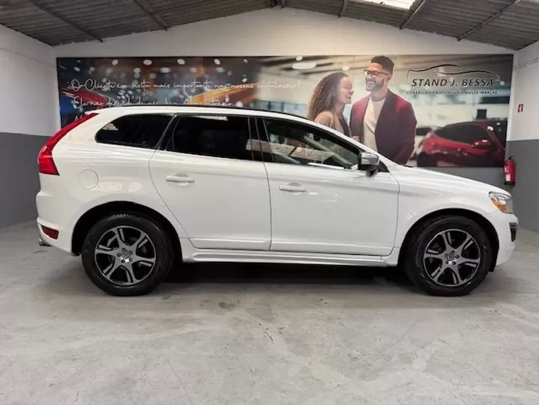 Volvo XC 60 2011 - 11990 EUR, 312000 km - AUTO.MOTO.pt - 312000km - foto 3 de 18