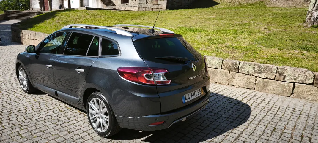 Renault Mégane Sport Tourer 2012 - 6250 EUR, 218000 km - AUTO.MOTO.pt - 218000km - foto 3 de 5
