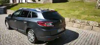 Renault Mégane Sport Tourer 2012 - 6250 EUR, 218000 km - AUTO.MOTO.pt - 218000km - foto 3 de 5