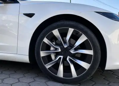 Tesla Model 3 2024 - 29900 EUR, 36500 km - AUTO.MOTO.pt - 36500km - foto 12 de 14