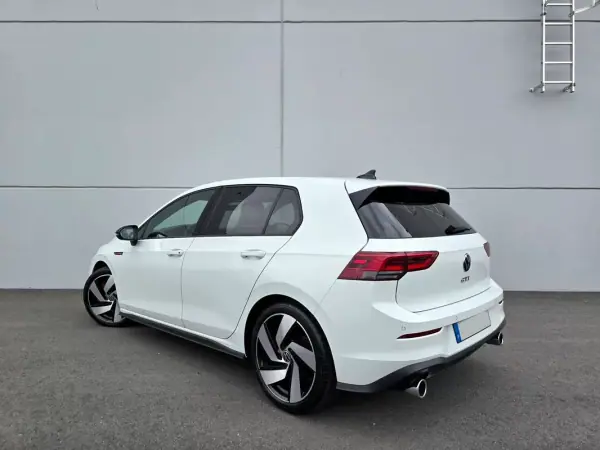 Volkswagen Golf 2021 - 31000 EUR, 38400 km - AUTO.MOTO.pt - 38400km - foto 13 de 42