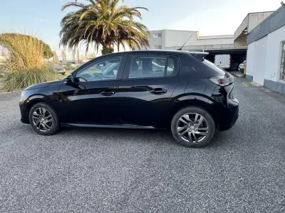 Peugeot 208 2022 - 14990 EUR, 178000 km - AUTO.MOTO.pt - 178000km - foto 3 de 15