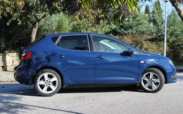 SEAT Ibiza 2017 - 12500 EUR, 55000 km - AUTO.MOTO.pt - 55000km - foto 6 de 41