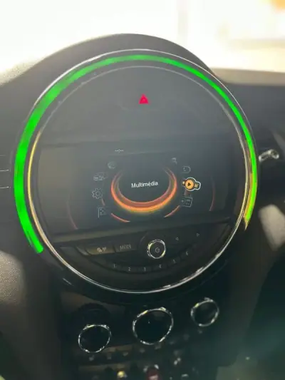 MINI 5 Portas 2016 - 13000 EUR, 203000 km - AUTO.MOTO.pt - 203000km - foto 17 de 27