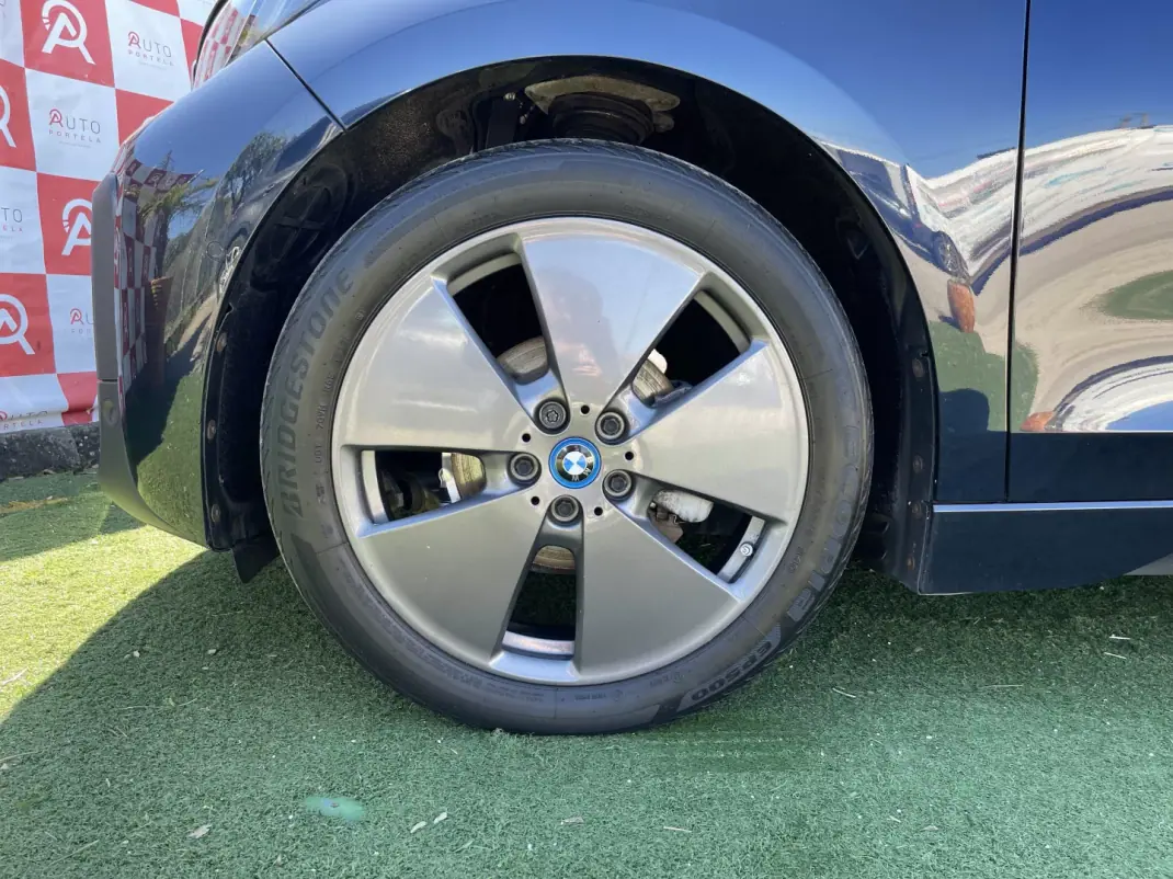 BMW i3 2020 - 22490 EUR, 92625 km - AUTO.MOTO.pt - 92625km - foto 7 de 29