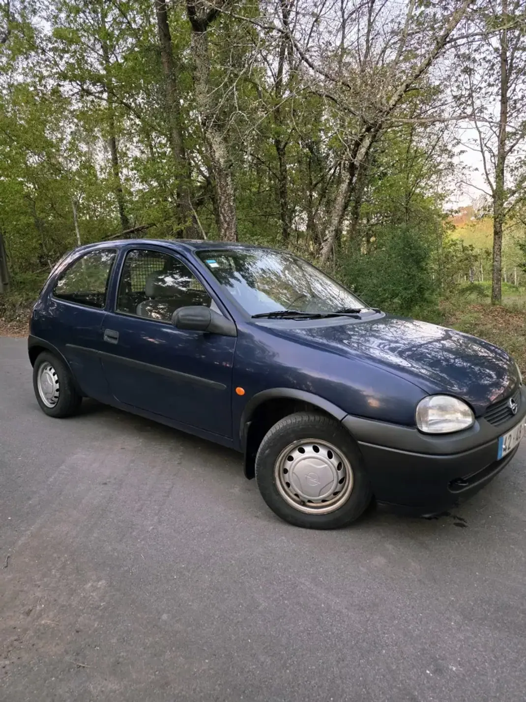 Opel Corsa 1997 - 1500 EUR, 263600 km - AUTO.MOTO.pt - 263600km - foto 5 de 18