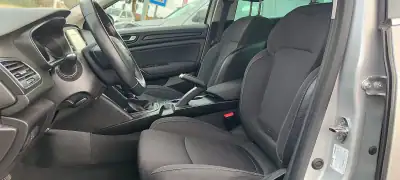 Renault Mégane Sport Tourer 2019 - 13500 EUR, 143305 km - AUTO.MOTO.pt - 143305km - foto 11 de 13
