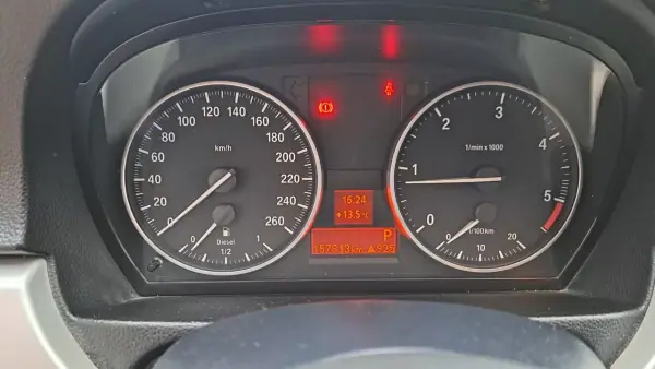 BMW 320 2010 - 11500 EUR, 157813 km - AUTO.MOTO.pt - 157813km - foto 33 de 41