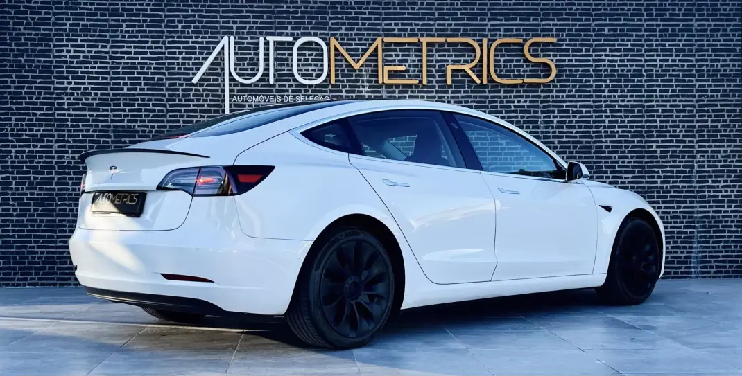 Tesla Model 3 2019 - 24490 EUR, 112000 km - 112000km - foto 3 de 16