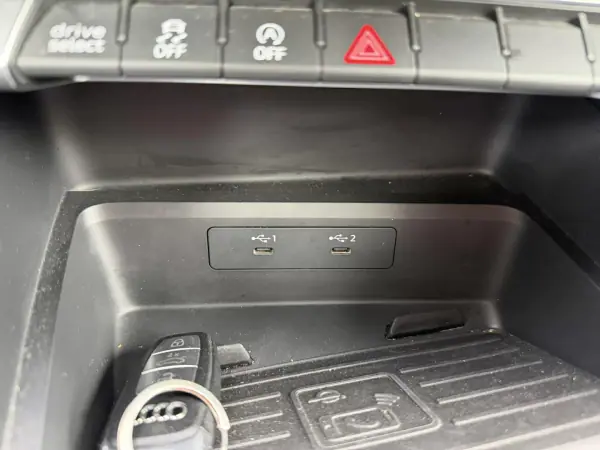 Audi A3 Sportback 2023 - 26900 EUR, 123772 km - AUTO.MOTO.pt - 123772km - foto 10 de 18