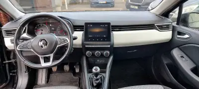 Renault Clio 2023 - 16750 EUR, 60000 km - AUTO.MOTO.pt - 60000km - foto 5 de 10
