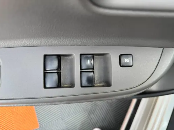 Mitsubishi L200 2019 - 27900 EUR, 174579 km - AUTO.MOTO.pt - 174579km - foto 12 de 19