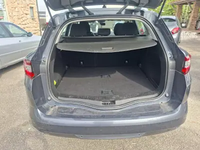 Renault Mégane Sport Tourer 2017 - 11530 EUR, 167840 km - AUTO.MOTO.pt - 167840km - foto 18 de 31