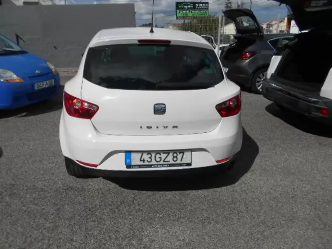 SEAT Ibiza 2008 - 6900 EUR, 349713 km - AUTO.MOTO.pt - 349713km - foto 4 de 14