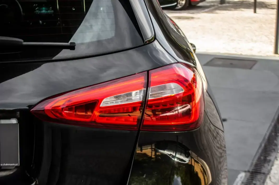 Mercedes-Benz A 180 2018 - 19450 EUR, 203998 km - 203998km - foto 8 de 37