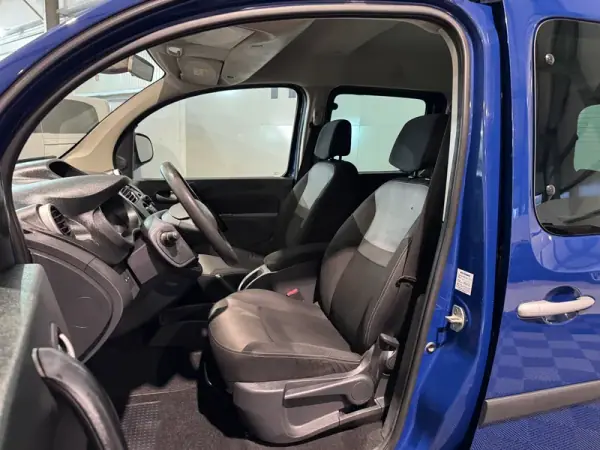 Renault Kangoo 2019 - 15900 EUR, 177924 km - AUTO.MOTO.pt - 177924km - foto 9 de 35