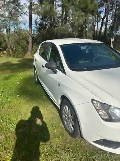 SEAT Ibiza 2016 - 10500 EUR, 104000 km - AUTO.MOTO.pt - 104000km - foto 8 de 9
