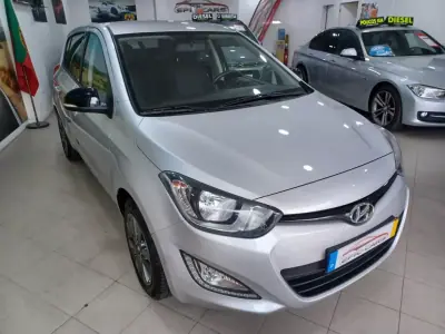 Hyundai i20 2014 - 9890 EUR, 101619 km - AUTO.MOTO.pt - 101619km - foto 11 de 41