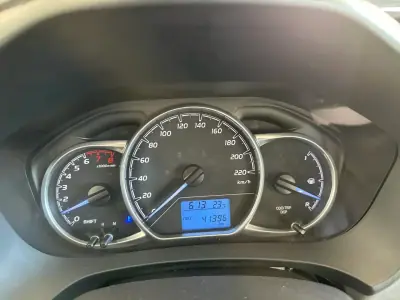 Toyota Yaris 2018 - 14900 EUR, 41312 km - AUTO.MOTO.pt - 41312km - foto 21 de 27
