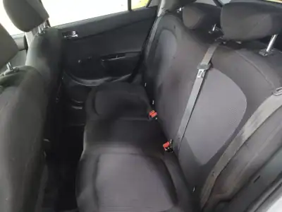 Hyundai i20 2014 - 9890 EUR, 101619 km - AUTO.MOTO.pt - 101619km - foto 25 de 41