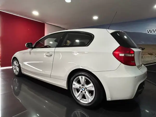 BMW 118 2010 - 10750 EUR, 289185 km - AUTO.MOTO.pt - 289185km - foto 4 de 18