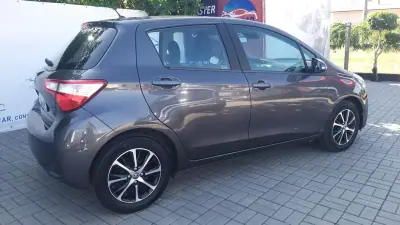 Toyota Yaris 2020 - 12990 EUR, 108986 km - AUTO.MOTO.pt - 108986km - foto 4 de 26