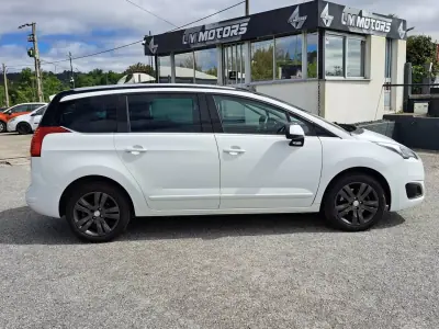 Peugeot 5008 2016 - 13450 EUR, 164950 km - AUTO.MOTO.pt - 164950km - foto 6 de 47