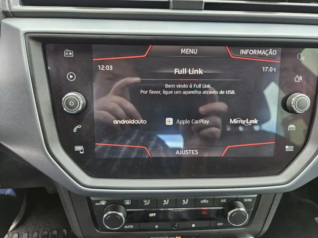 SEAT Arona 2018 - 15500 EUR, 115150 km - AUTO.MOTO.pt - 115150km - foto 22 de 51