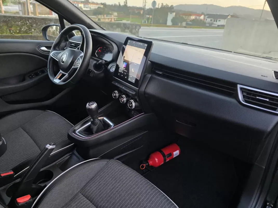 Renault Clio 2022 - 14500 EUR, 104000 km - AUTO.MOTO.pt - 104000km - foto 43 de 43