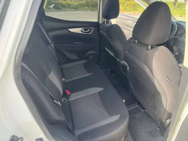 Nissan Qashqai 2018 - 14999 EUR, 97000 km - AUTO.MOTO.pt - 97000km - foto 7 de 10