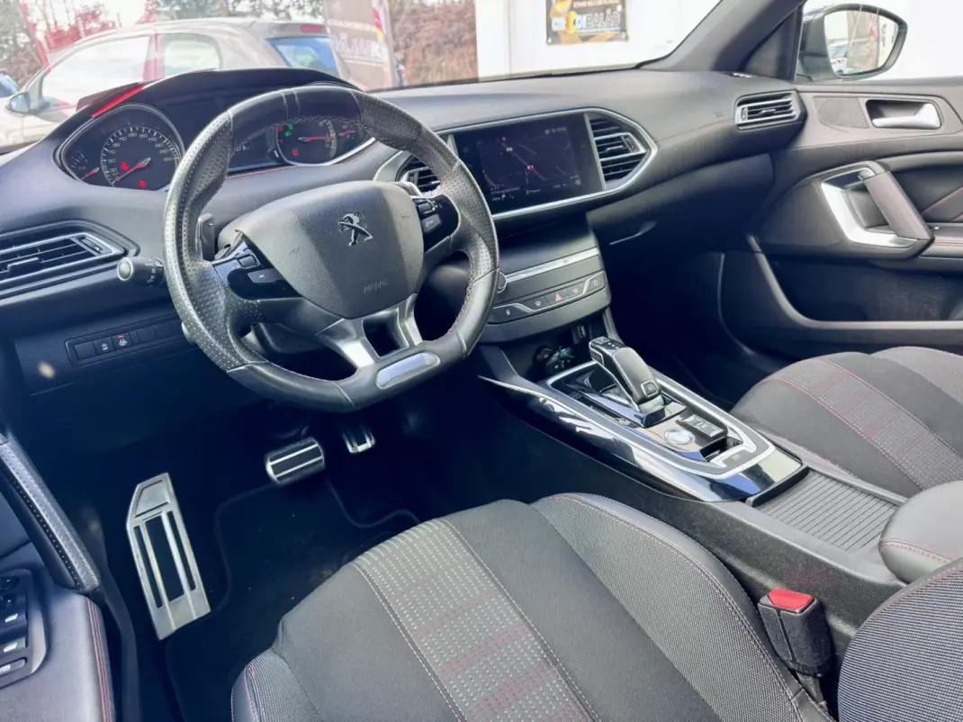 Peugeot 308 2020 - 14790 EUR, 30000 km - AUTO.MOTO.pt - 30000km - foto 10 de 29