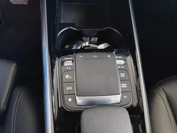 Mercedes-Benz EQA 2022 - 35350 EUR, 31000 km - AUTO.MOTO.pt - 31000km - foto 37 de 38