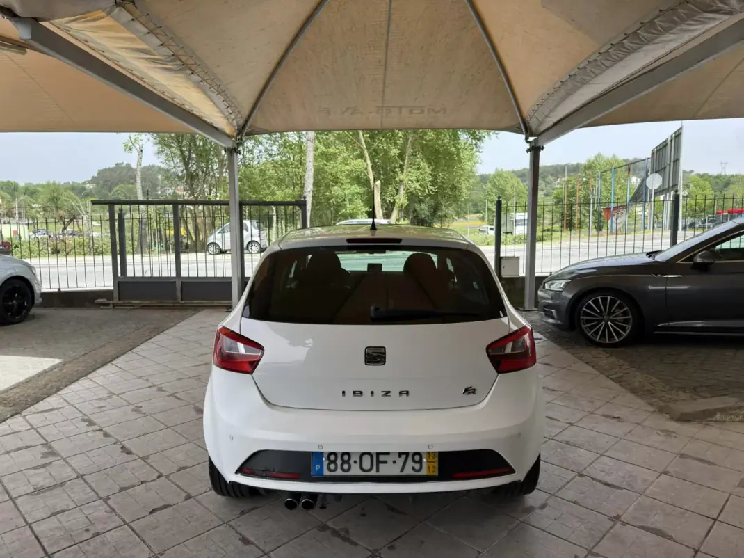 SEAT Ibiza 2013 - 9950 EUR, 120356 km - AUTO.MOTO.pt - 120356km - foto 7 de 29
