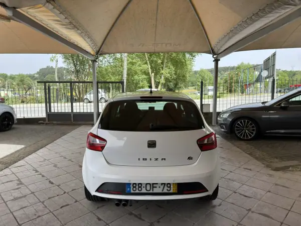 SEAT Ibiza 2013 - 9950 EUR, 120356 km - AUTO.MOTO.pt - 120356km - foto 7 de 29