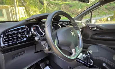 Citroën DS3 2015 - 9850 EUR, 185000 km - AUTO.MOTO.pt - 185000km - foto 19 de 19