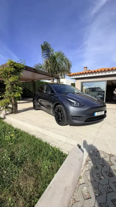 Tesla Model Y 2021 — foto 5 de 15