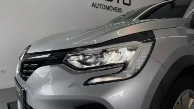 Renault Captur 2022 - 16490 EUR, 100230 km - AUTO.MOTO.pt - 100230km - foto 6 de 38