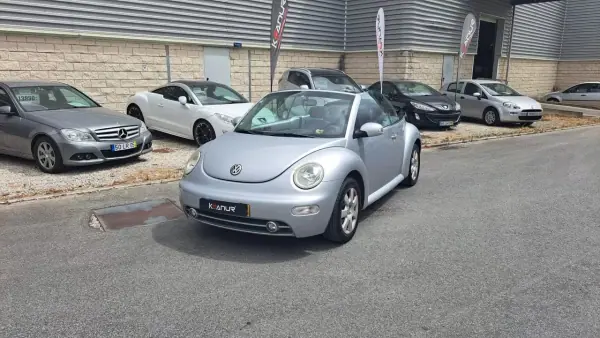 Volkswagen New Beetle Cabriolet 2004 - 9500 EUR, 127830 km - AUTO.MOTO.pt - 127830km - foto 11 de 48