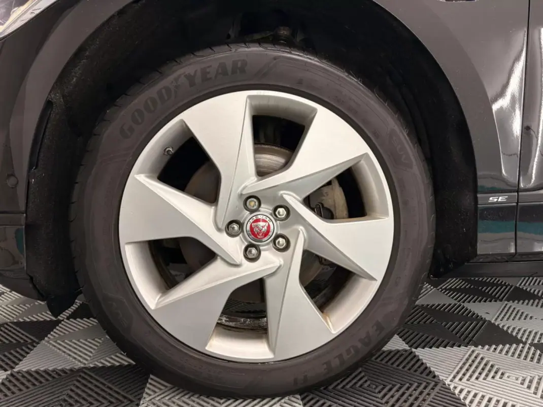 Jaguar I-Pace 2018 - 21250 EUR, 151000 km - AUTO.MOTO.pt - 151000km - foto 3 de 20
