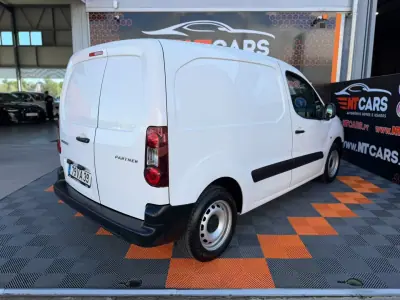 Peugeot Partner 2018 - 10900 EUR, 42678 km - 42678km - foto 2 de 9
