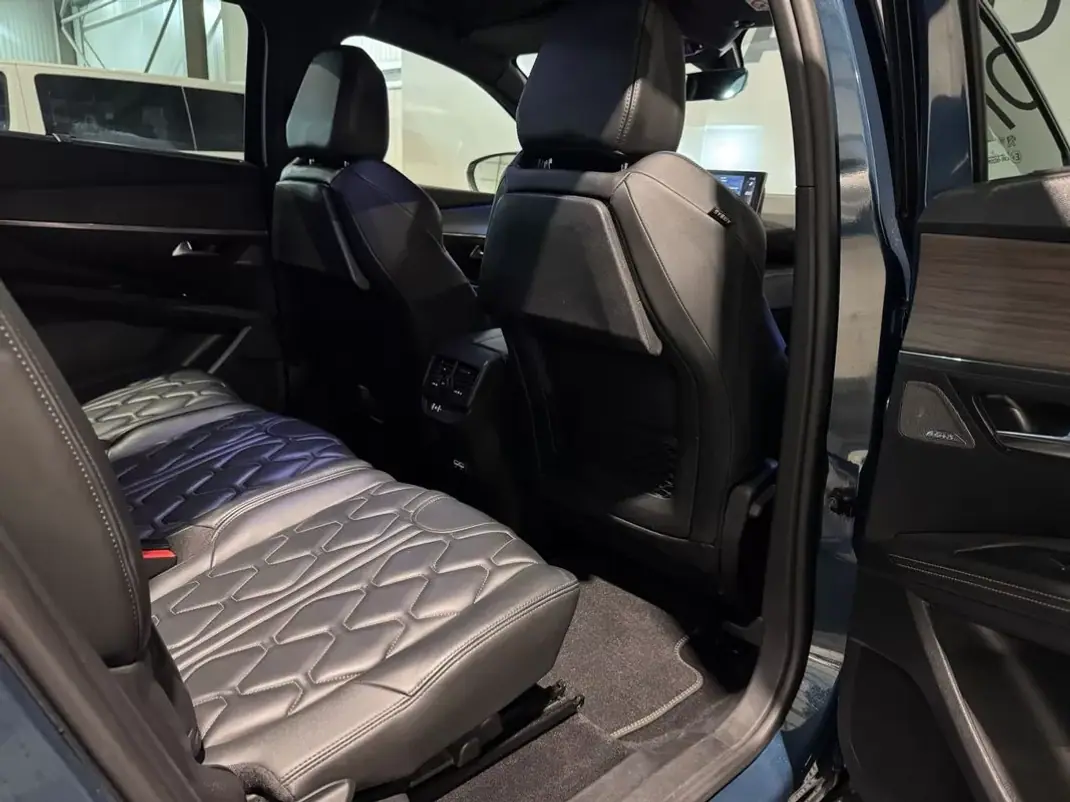 Peugeot 5008 2021 - 29900 EUR, 146000 km - 146000km - foto 41 de 60