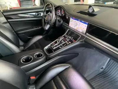 Porsche Panamera 2018 - 60500 EUR, 104962 km - AUTO.MOTO.pt - 104962km - foto 10 de 58