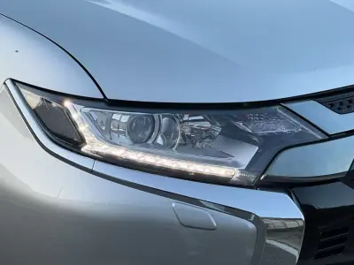 Mitsubishi Outlander 2021 — foto 2 de 37