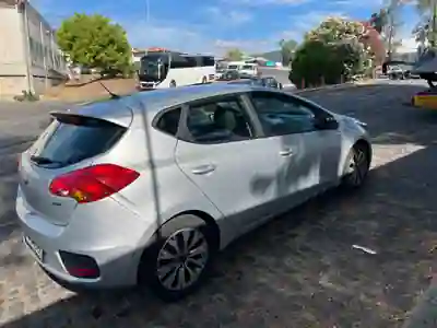 Kia Ceed 2016 - 7500 EUR, 159000 km - AUTO.MOTO.pt - 159000km - foto 4 de 10