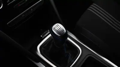 Renault Mégane Sport Tourer 2019 - 16300 EUR, 123000 km - AUTO.MOTO.pt - 123000km - foto 23 de 30